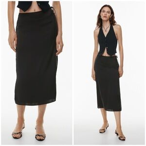 Aritzia Wilfred Elixir Satin Skirt in Black Size 2